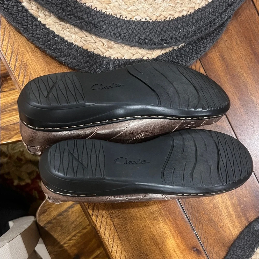 Clarks Women's Metallic Brown Loafers 8M New
